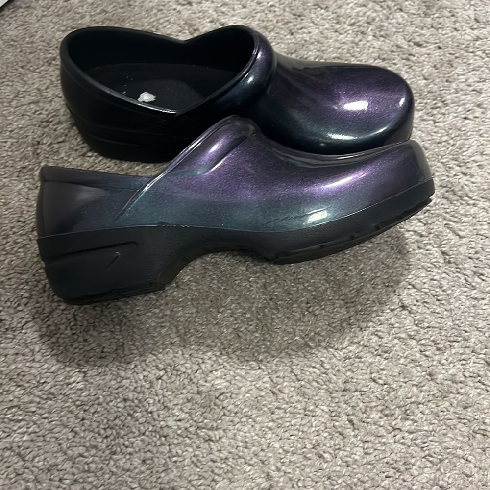 Clogs - Picture 3 of 3